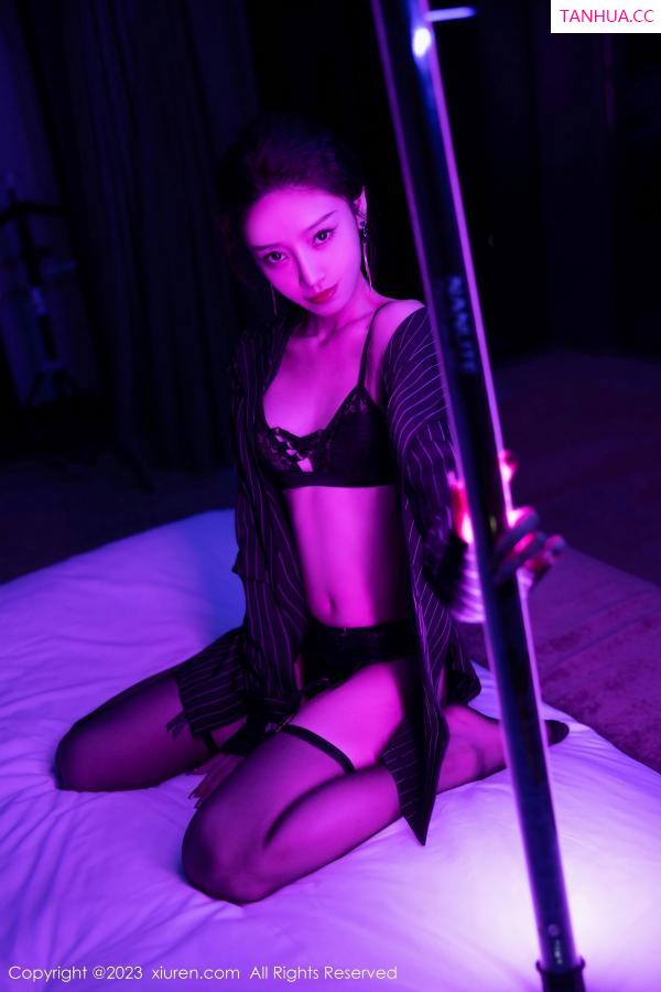   [XiuRen]高清写真图 2023.11.03 No.7611 苏曼兮 黑丝美腿第77张图片
